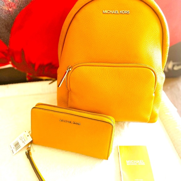 Michael Kors 2pak-BACKPACK /wallet - - Picture 4 of 16